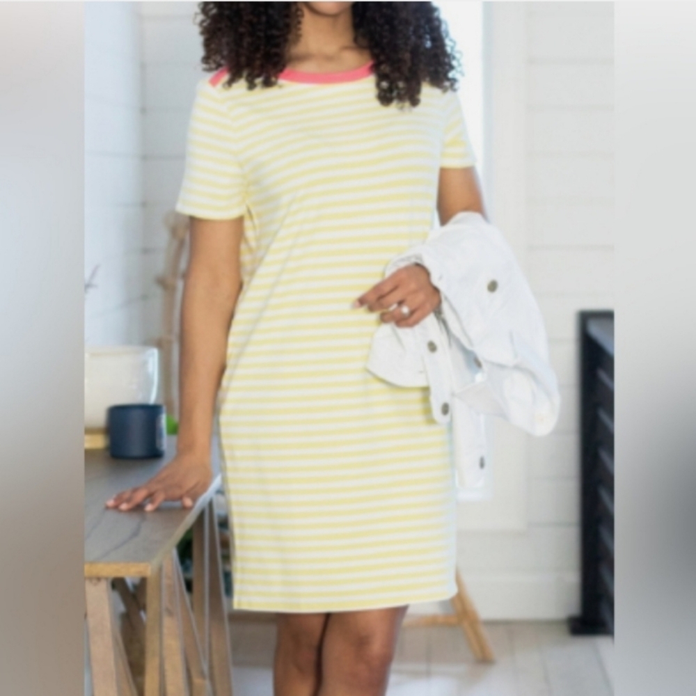 WE by Living in Yellow T-shirt Dress